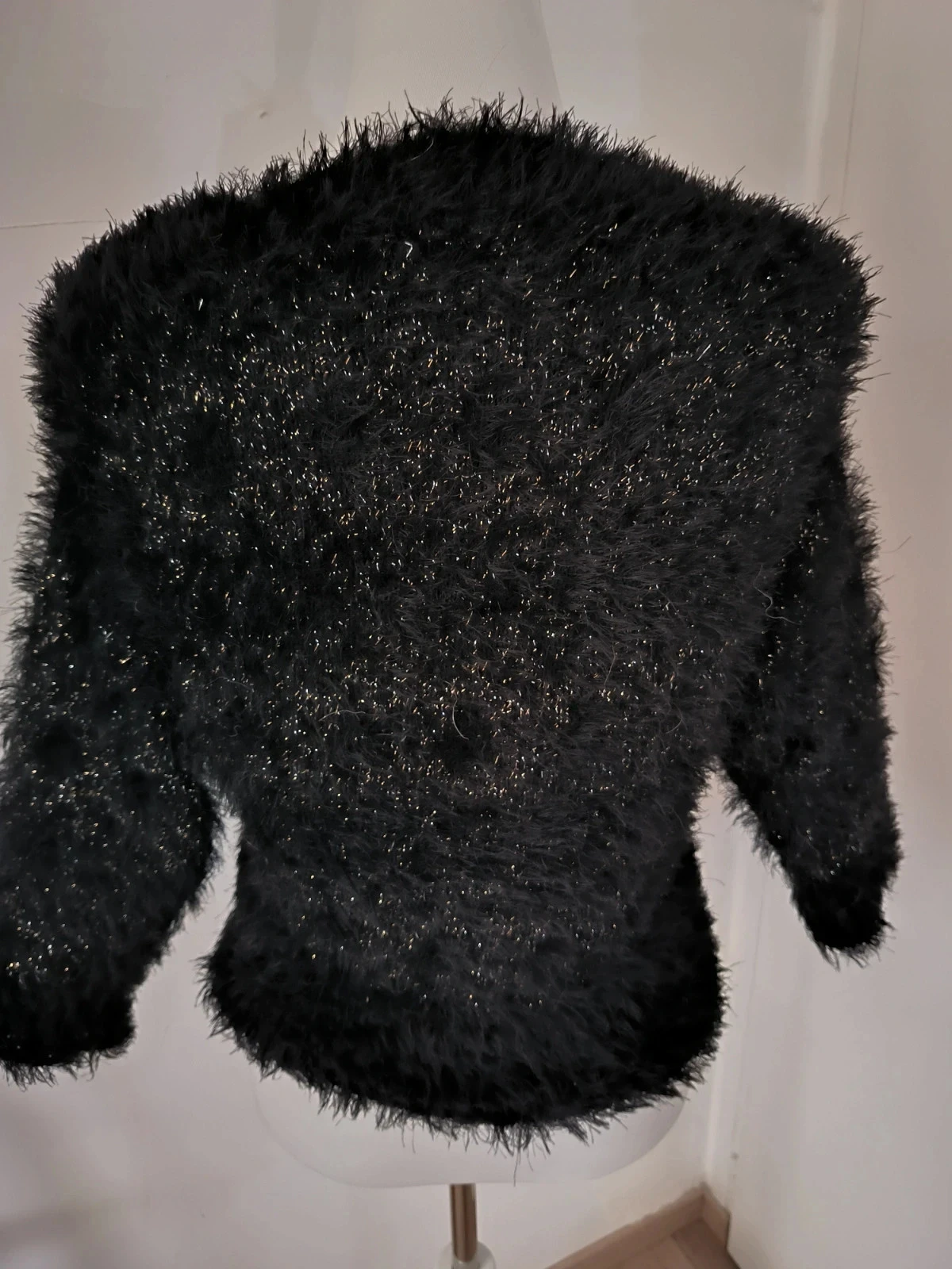 Sudadera de peluche brillante negro y dorado talla M – photo 2
